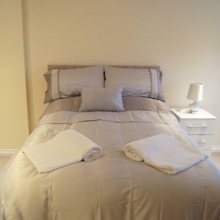 Modern, Cosy Apartment In Bearsden With Private Parking กลาสโกว์ ภายนอก รูปภาพ