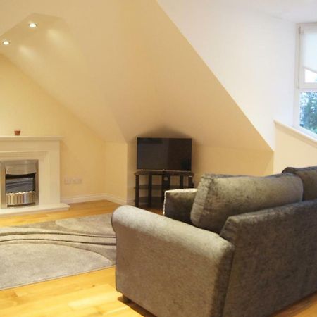 Modern, Cosy Apartment In Bearsden With Private Parking กลาสโกว์ ภายนอก รูปภาพ