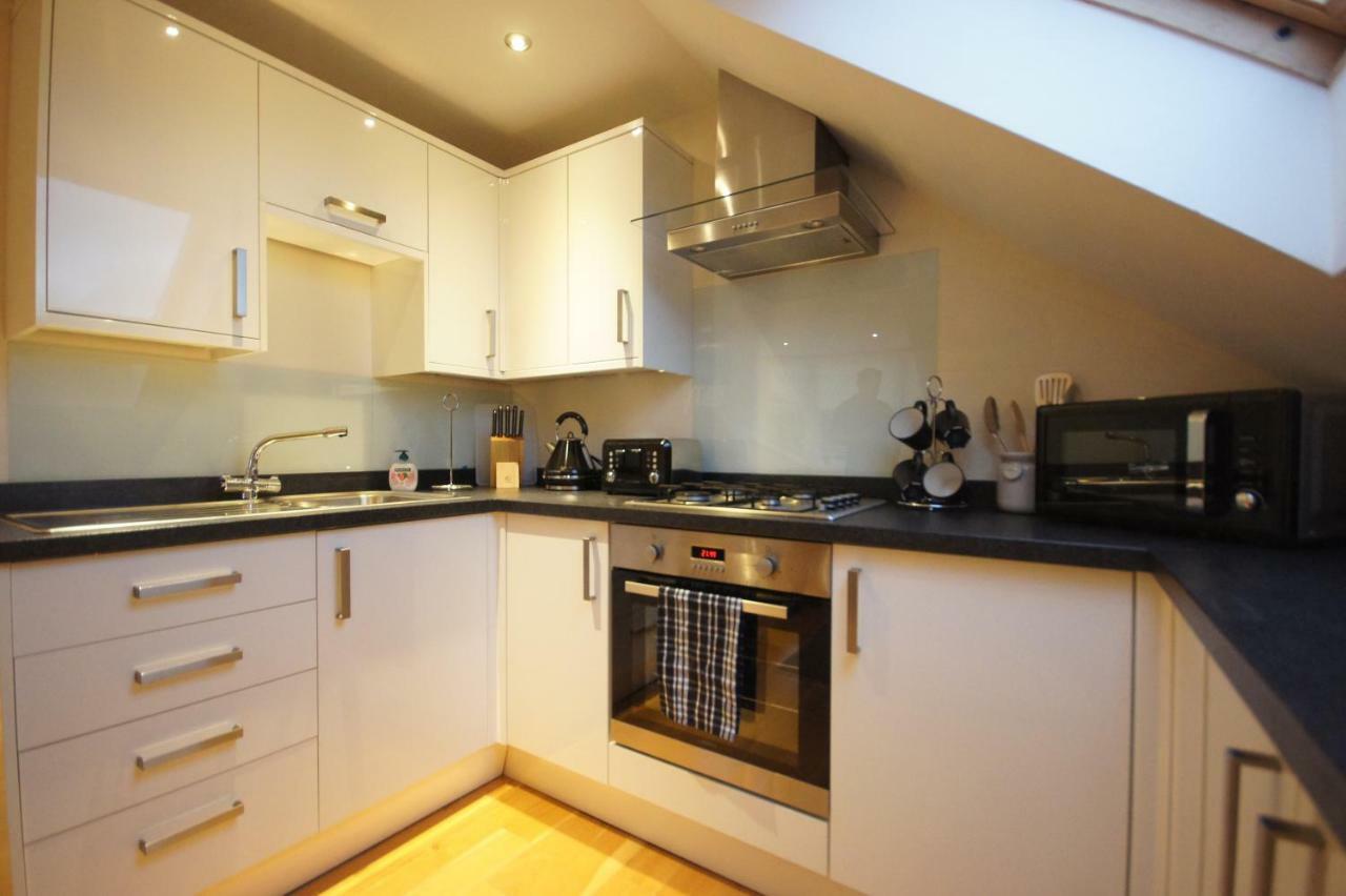 Modern, Cosy Apartment In Bearsden With Private Parking กลาสโกว์ ภายนอก รูปภาพ